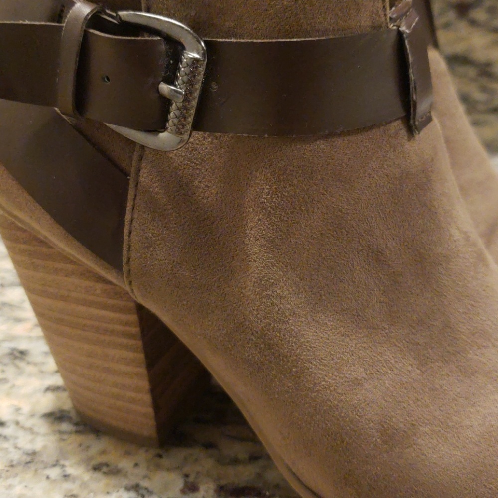 Carlos Santana Suede Heels